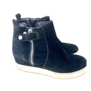 Steve Madden Wrangle Hidden Wedge Black Suede Sneaker, Woman's Size 9.